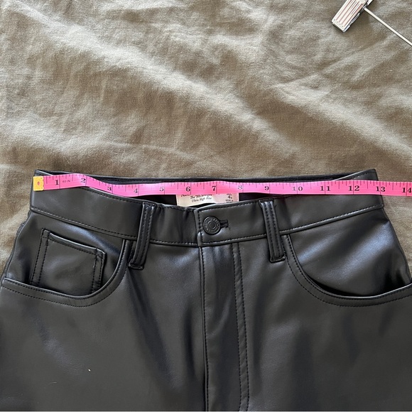 Abercrombie & Fitch Faux Vegan Leather the ‘90s Straight Ultra High Rise Pant - Picture 6 of 6